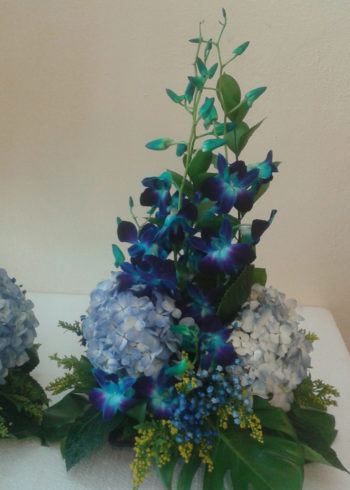 blue-dendro-and-hydrangea-centerpiece-sm